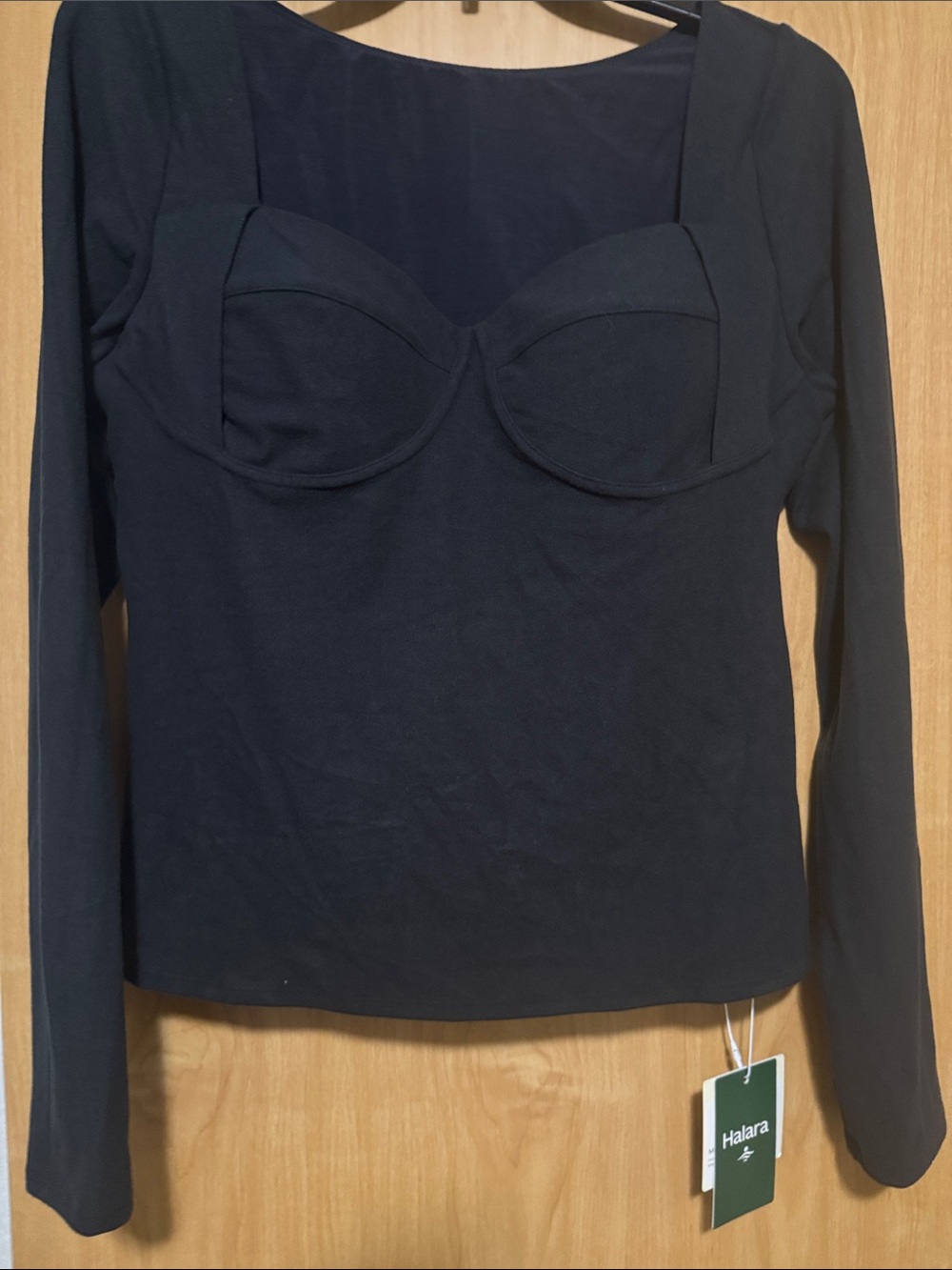 HALARA Long-Sleeve built in bra top
